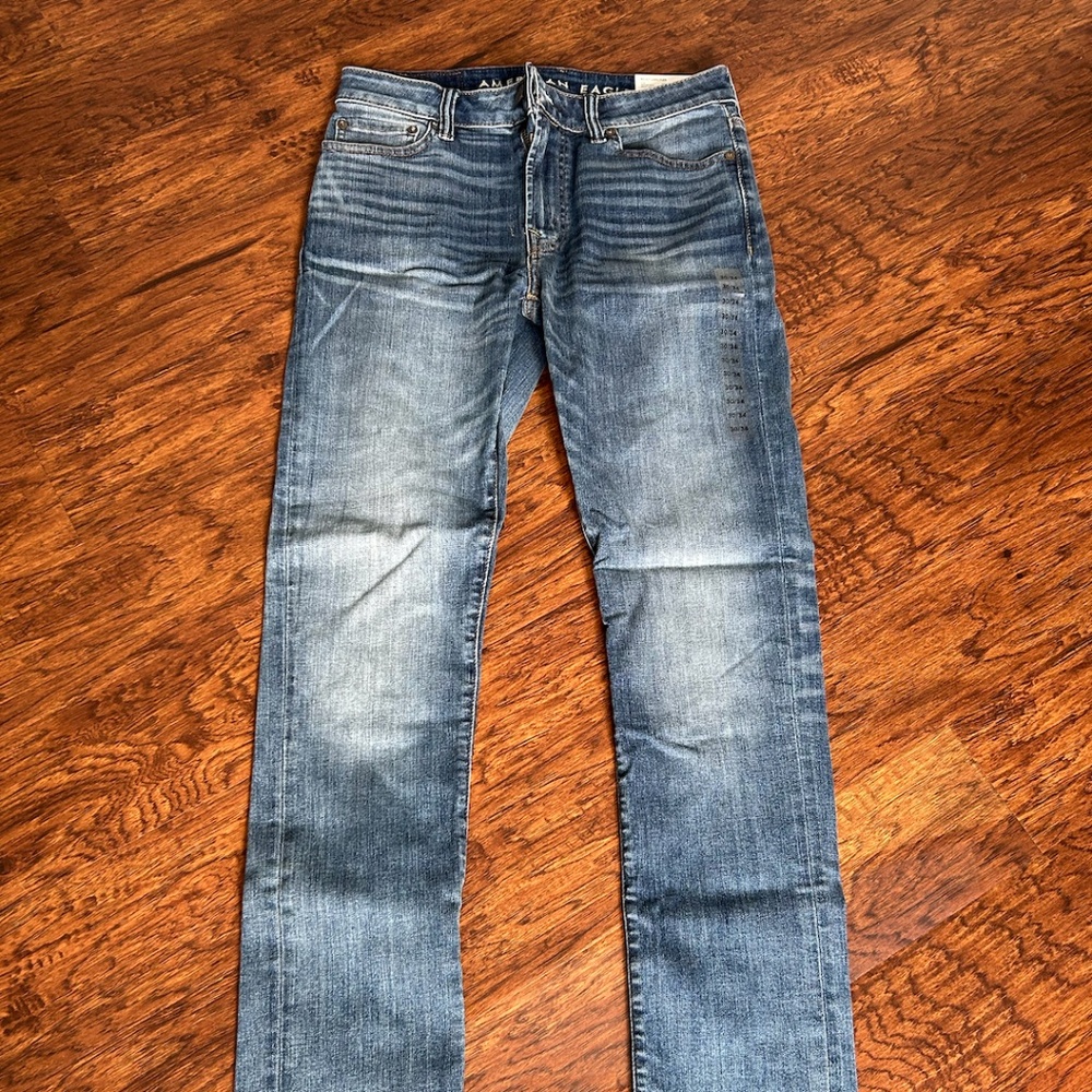 NWT Men's American Eagle Outfitters Jeans Slim fit, Medium wash, 30 waist